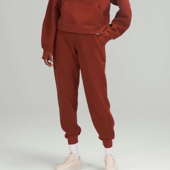 lululemon athletica Pants - Lululemon Date Brown Scuba High Rise Jogger Size 6